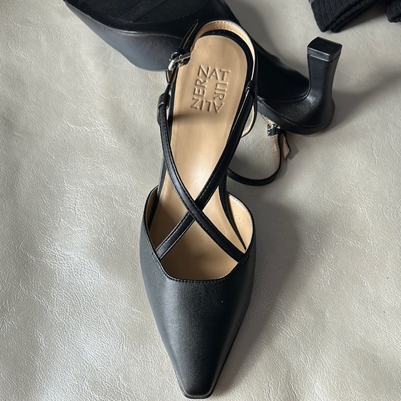 Naturalizer Black Pointed Toe Heels - Picture 7 of 9